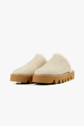 All Black - Women's Raffia Round Lugg Mule